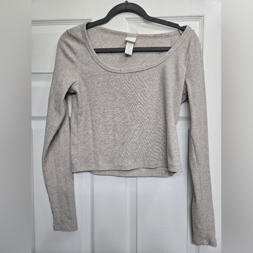 H&M Ribbed Long-Sleeve Crop Top in Light Beige